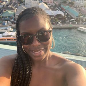 Meet your Posher, Desiree